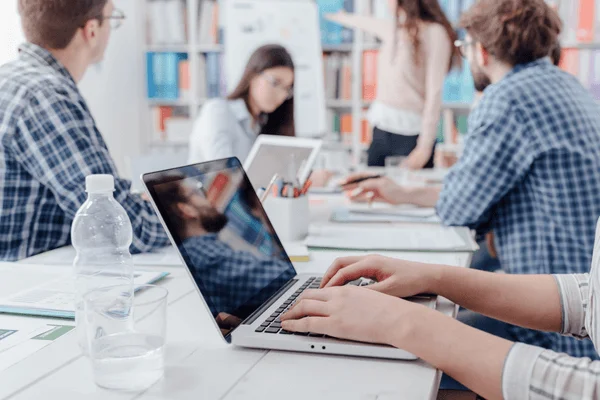 Eğitim kapsamında; Stratejik yönetimden başlayarak, kurumsal işlerinizin biçimlendirilmesi, değer önermelerinin oluşturulması ve projeler özelinde de hem değer önermesi hem de gereksinimlerin yönetilmesinde ihtiyaç duyduğunuz bilgilere kavuşarak işlerinizi etkinleştirmenize destek olacaktır.